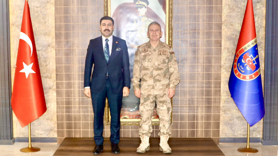 GENEL BAŞKANIMIZ OSMAN KAYA DÖRTYOL JANDARMA TUGAY KOMUTANI NEJDET KARACA’YI ZİYARETTE BULUNDU.